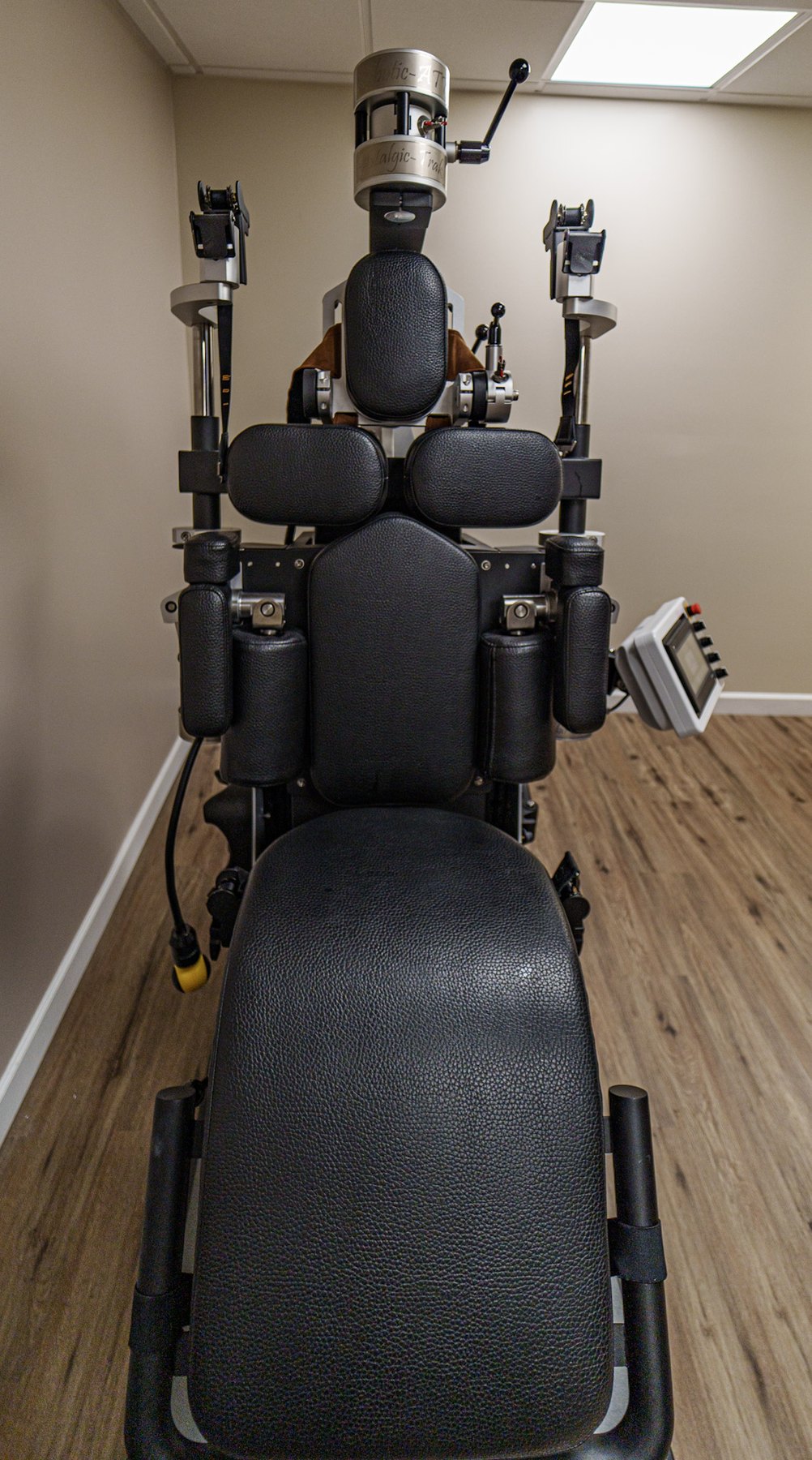 Spinal Decompression on the Antalgic-Trac system at Car Accident Doctors Group