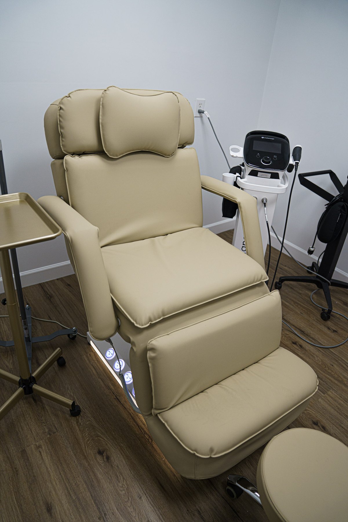 Chattanooga therapy unit for shockwave, ultrasound and stimulation